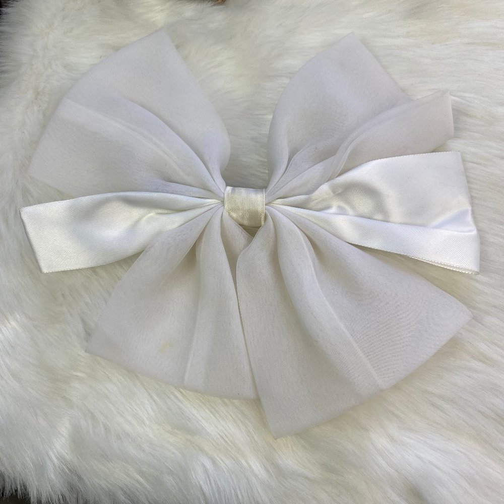 Vintage Ivory Hair Bow Clip 6.5" X 10" - Picture 1 of 7